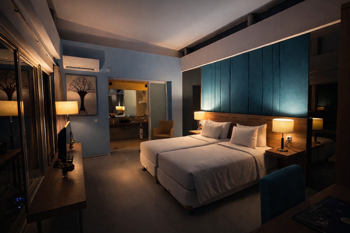 Bedroom 1 image 11